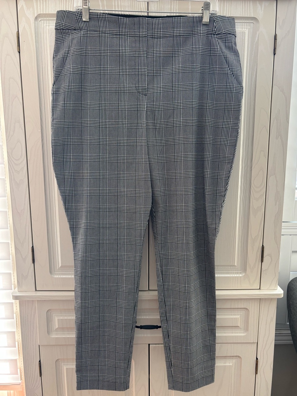 ☀️ 3 for $25 BNWT’s Ricki's Black and White Plaid Trousers